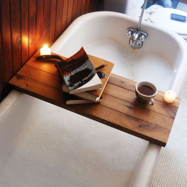 reading in bathtub